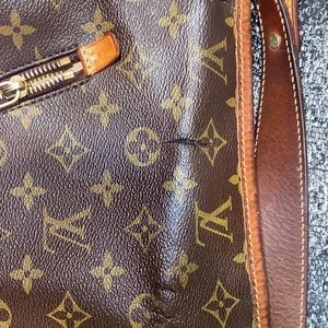 Louis Vuitton Delightful GM BAG!!!! Authentic